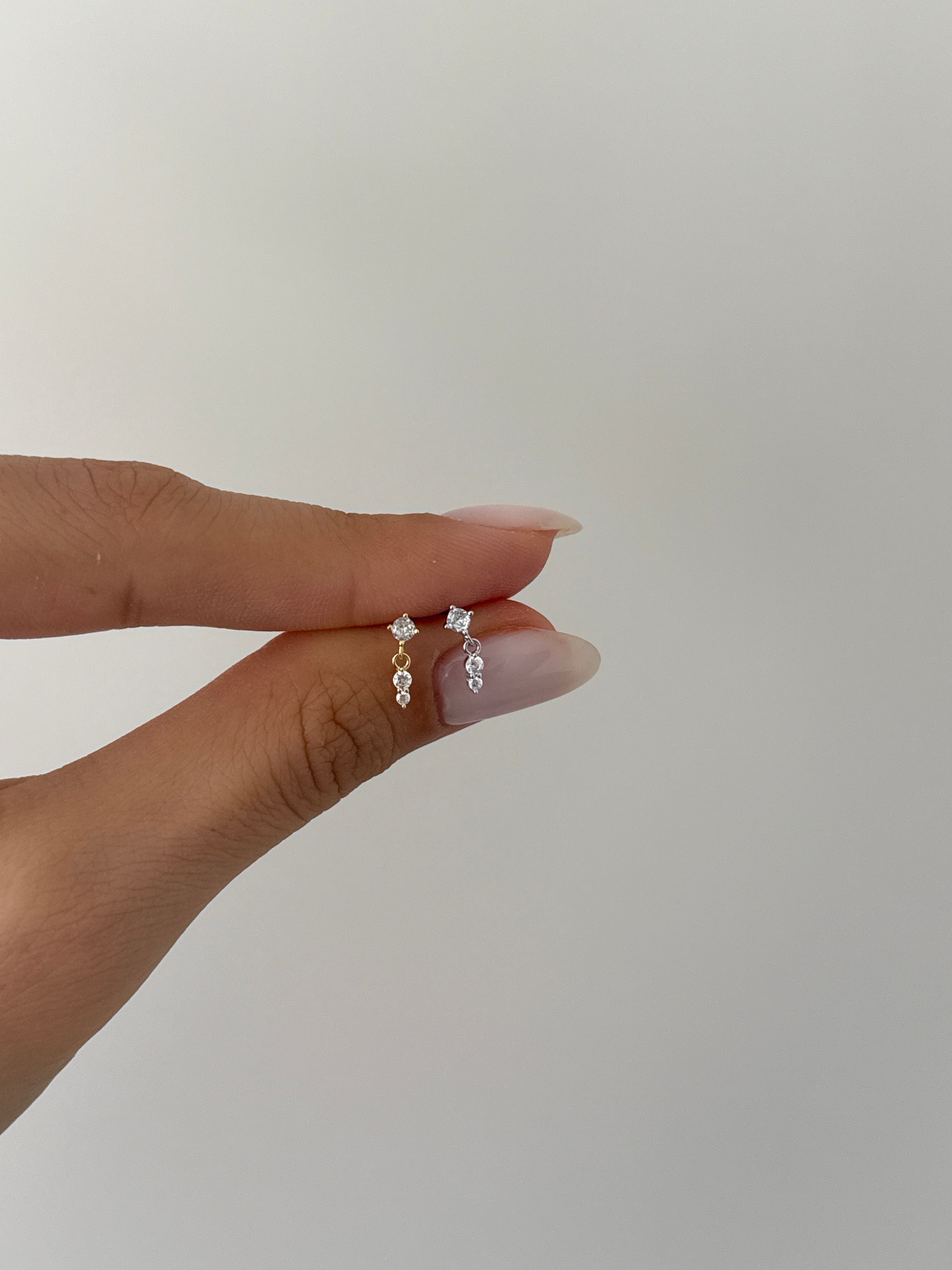 925 gümüş mini taş sallantılı piercing